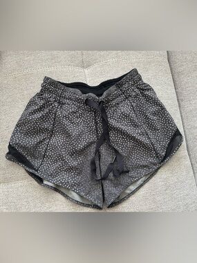 lululemon athletica reflective hotty hot shorts